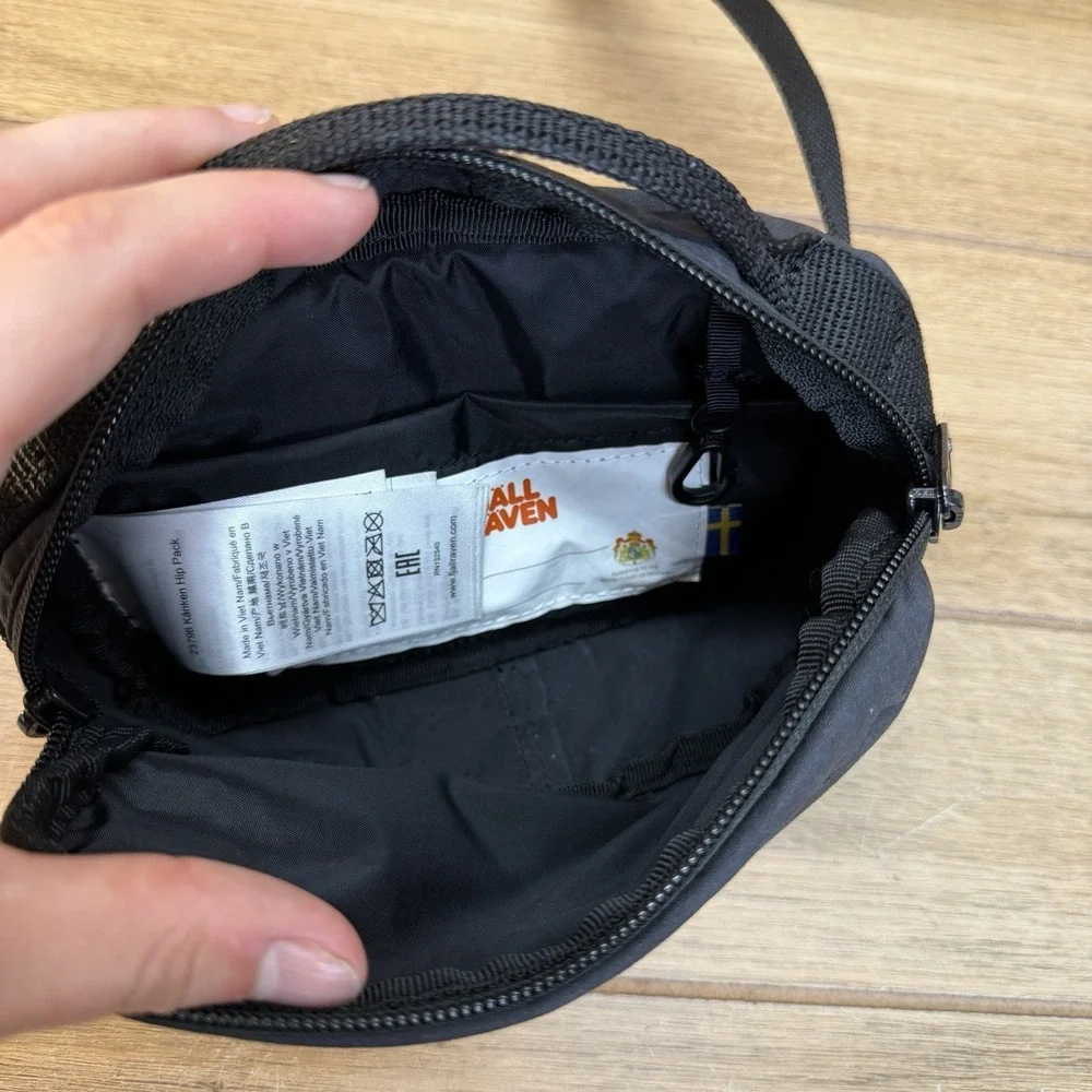 FjallRaven Kanken Hip Fanny Pack Compact Pockets Adjustable Strap Travel Black